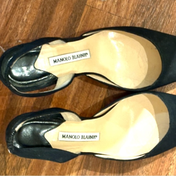 Manolo Blahnik Halter Pump 41 1/2 - Picture 2 of 5